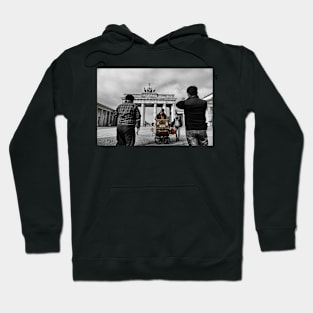 Brandenburg Gate, Street music in berlin Hoodie